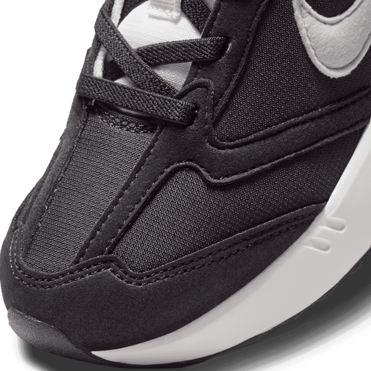Nike Air Max Dawn 'Black White' (PS) Angle 4