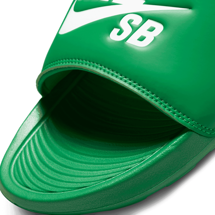 Nike Victori One Slide 'Lucky Green' Angle 5
