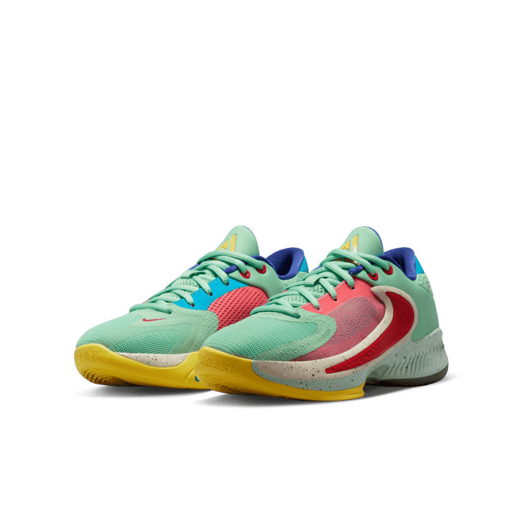 Nike Zoom Freak 4 SE 'Enamel Green' (GS) Angle 2