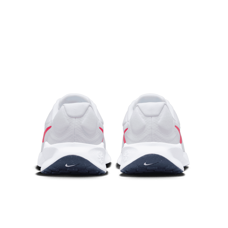 Nike Revolution 7 Road (Extra Wide) Angle 3