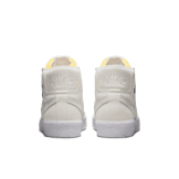 Nike SB Blazer Mid Warning Label Summit White Angle 3