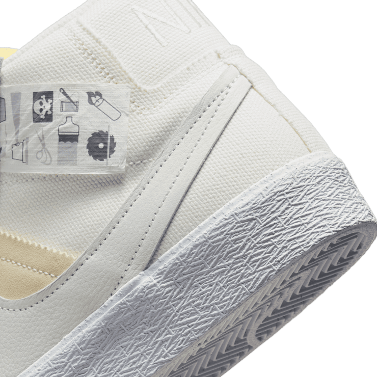Nike SB Blazer Mid Warning Label Summit White Angle 5