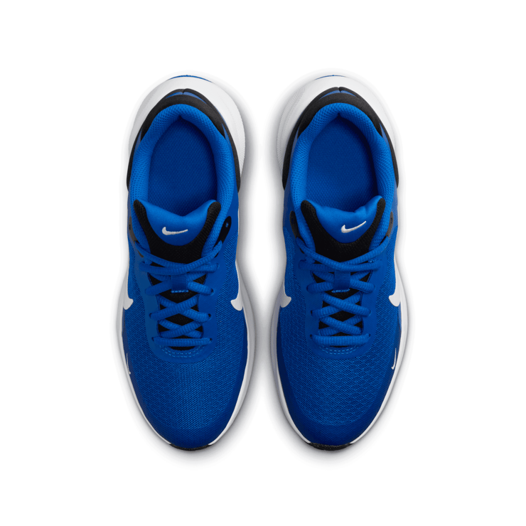Nike Revolution 7 (GS) Angle 2