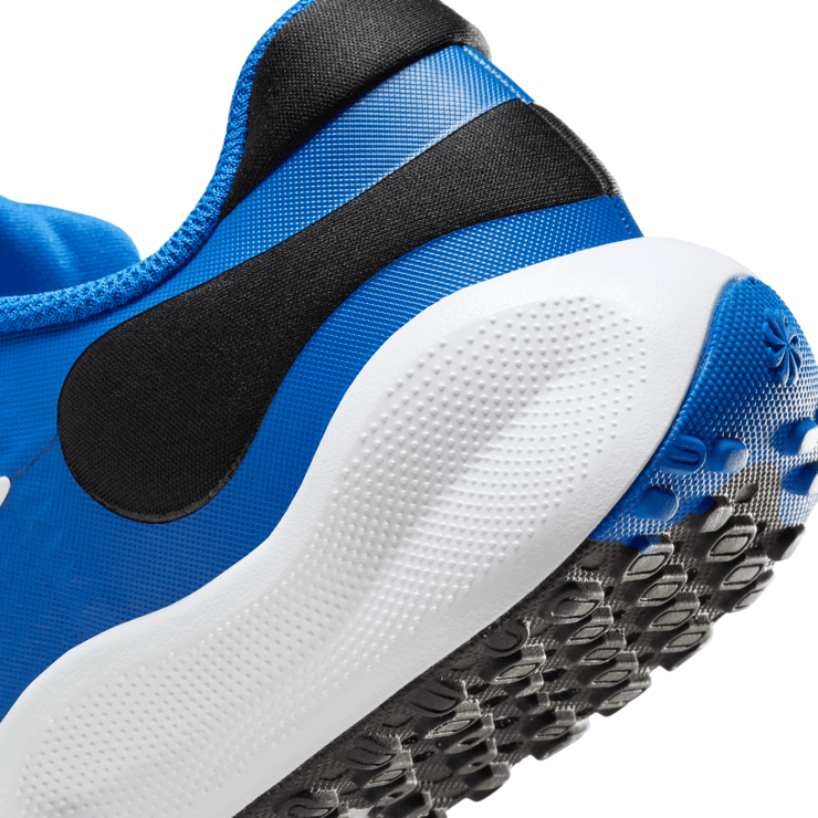 Nike Revolution 7 (GS) Angle 6