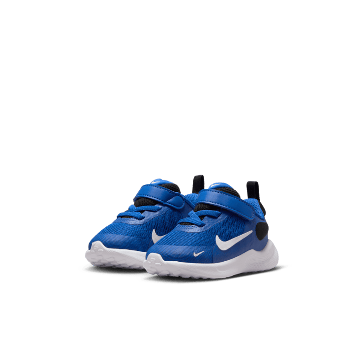 Nike Revolution 7 (TD) Angle 2