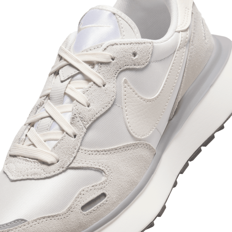 Nike Phoenix Waffle Angle 3