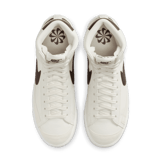 Nike Blazer Mid '77 Angle 1