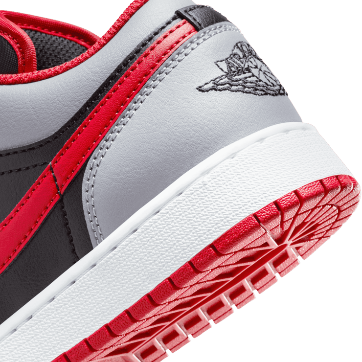 Air Jordan 1 Low (GS) Angle 5