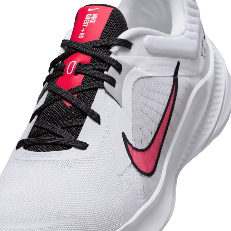 Nike Quest 5 Road Angle 5