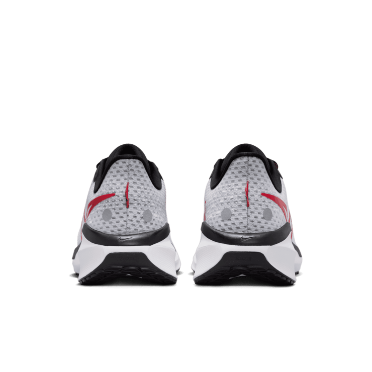 Nike Vomero 17 Road Angle 3