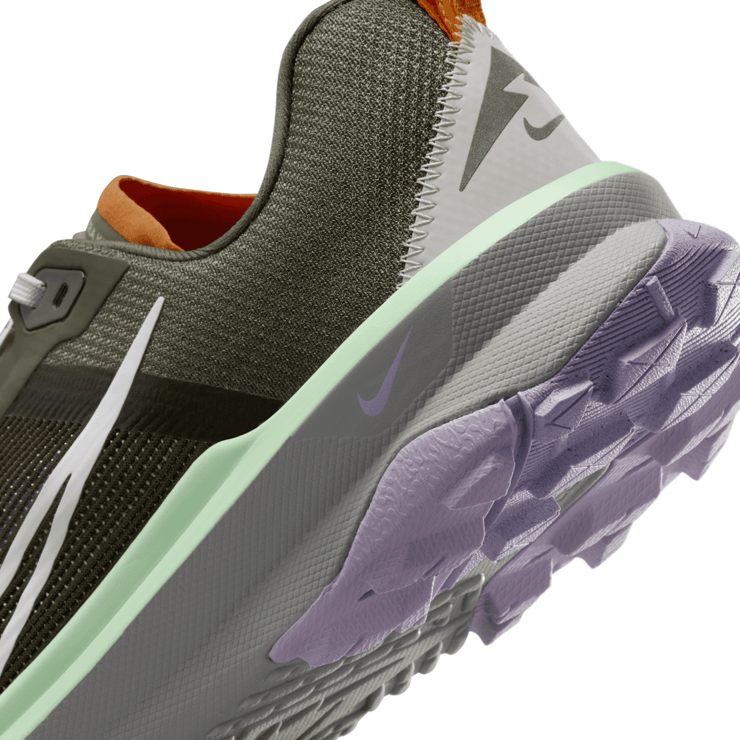 Nike Kiger 9 Trail Angle 1