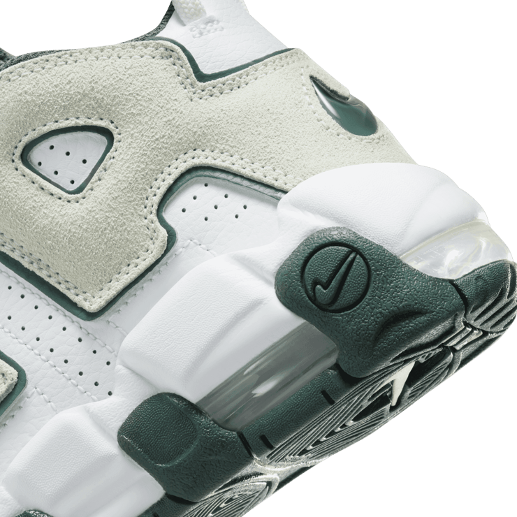 Nike Air More Uptempo (GS) Angle 5