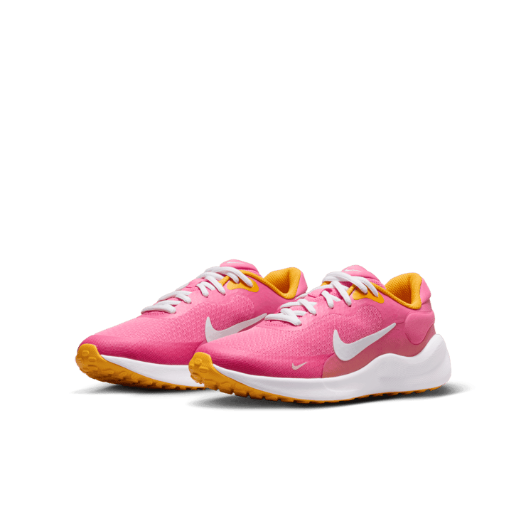 Nike Revolution 7 (GS) Angle 2