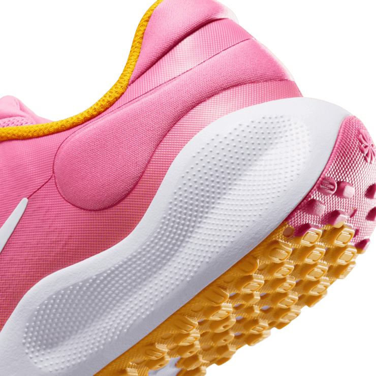 Nike Revolution 7 (GS) Angle 5