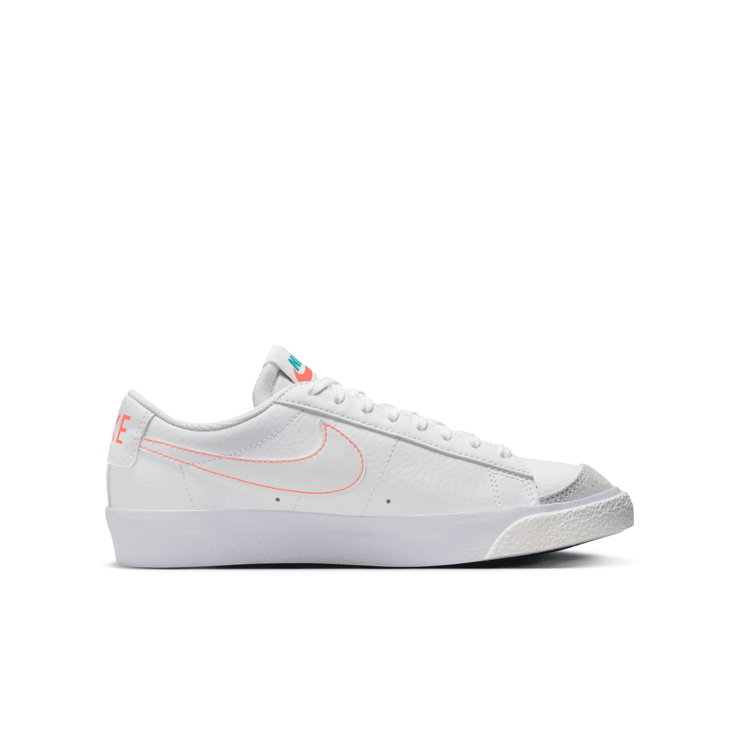 Nike Blazer Low '77 (GS) Angle 1