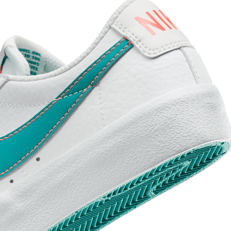 Nike Blazer Low '77 (GS) Angle 5