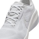 Nike Vomero 17 Road (Extra Wide) Angle 3