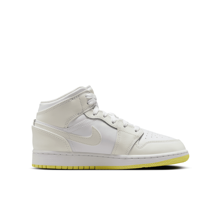 Air Jordan 1 Mid (GS) Angle 1