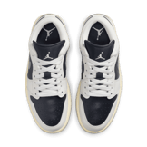 Air Jordan 1 Low 'Jade Smoke' (W) Angle 1