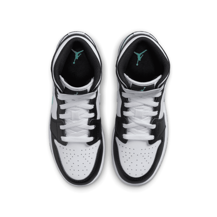Air Jordan 1 Mid (GS) Angle 1