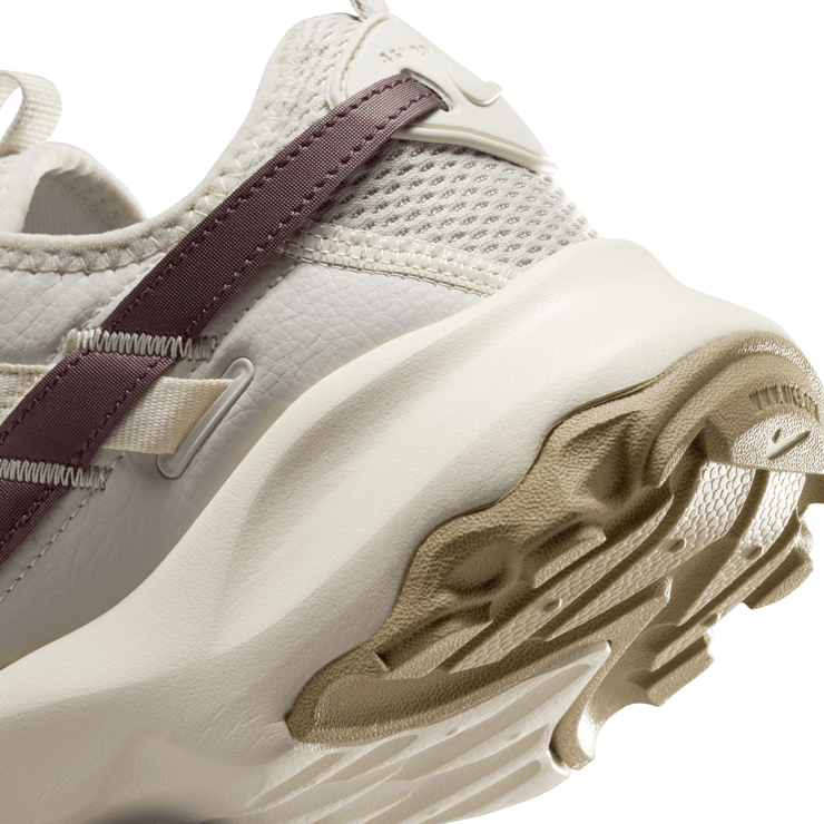 Nike TC 7900 Angle 2