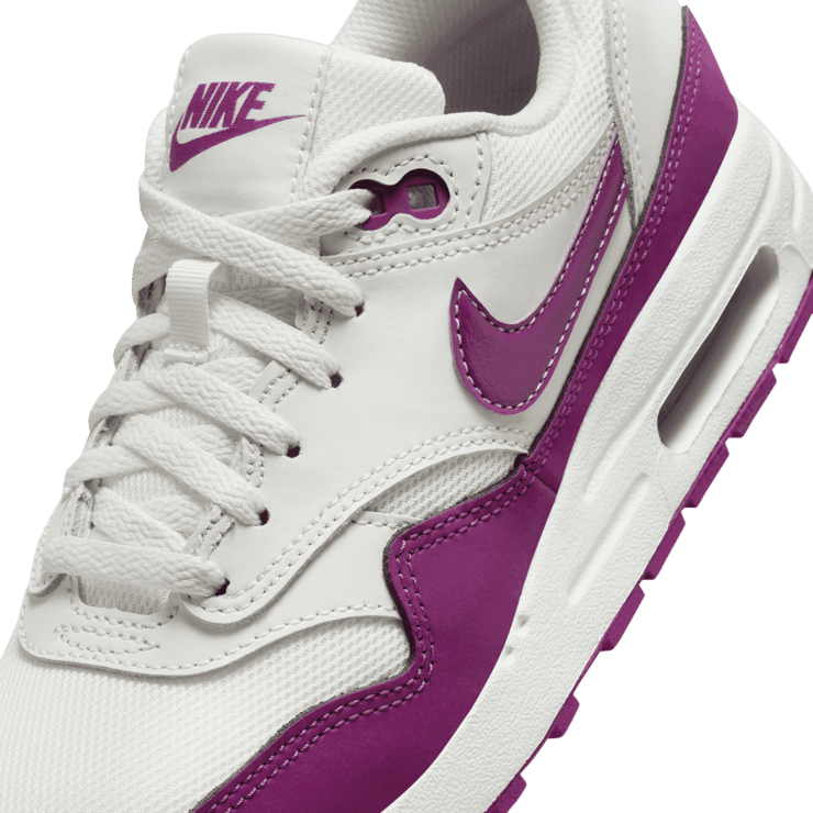 Nike Air Max 1 (GS) Angle 4