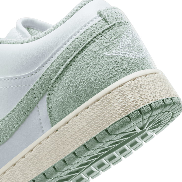 Air Jordan 1 Low SE 'Seafoam' (GS) Angle 5