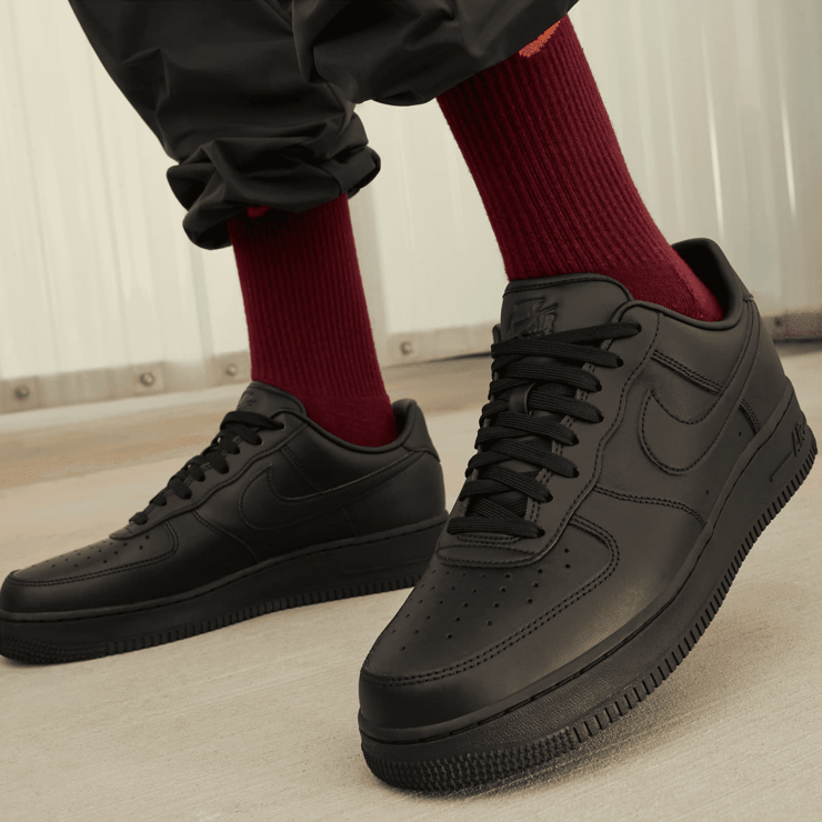 Nike Air Force 1 07 Fresh Black Angle 0