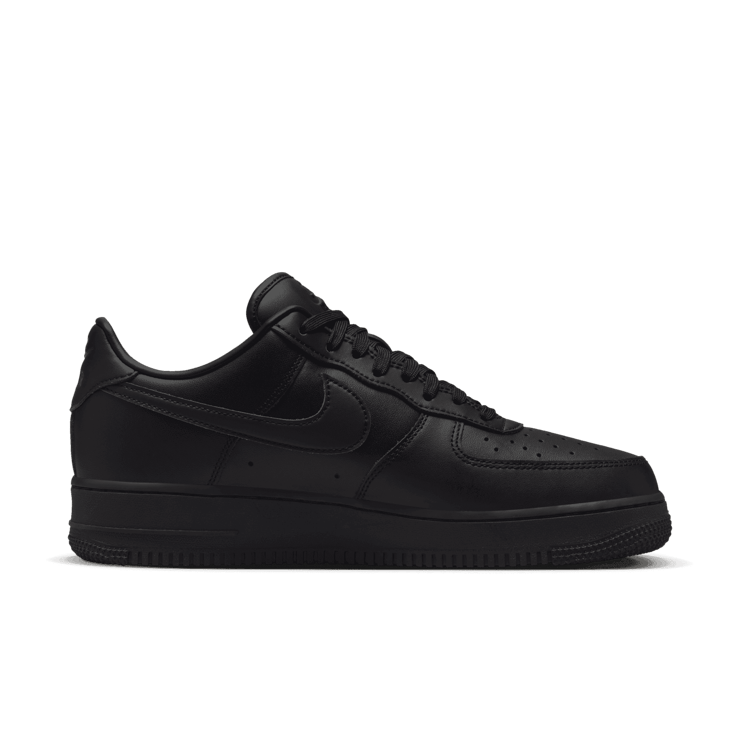 Nike Air Force 1 07 Fresh Black Angle 1