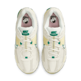 Nike Zoom Vomero 5 Alabaster Malachite Angle 1