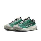 Nike ACG Mountain Fly Low 2 Forest Green Grey Angle 2