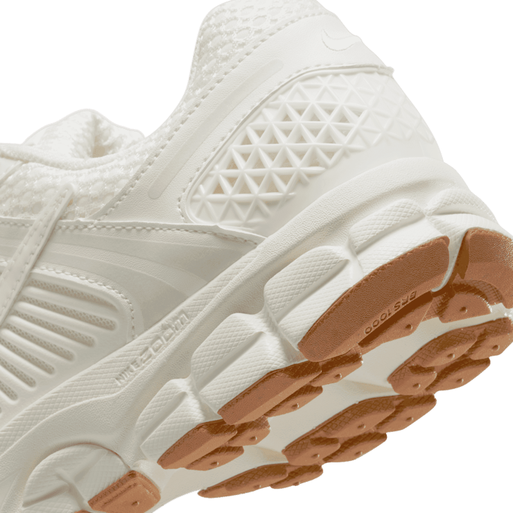 Nike Zoom Vomero 5 Sail Coconut Milk (W) Angle 5