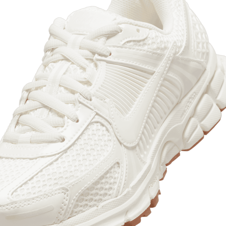 Nike Zoom Vomero 5 Sail Coconut Milk (W) Angle 4