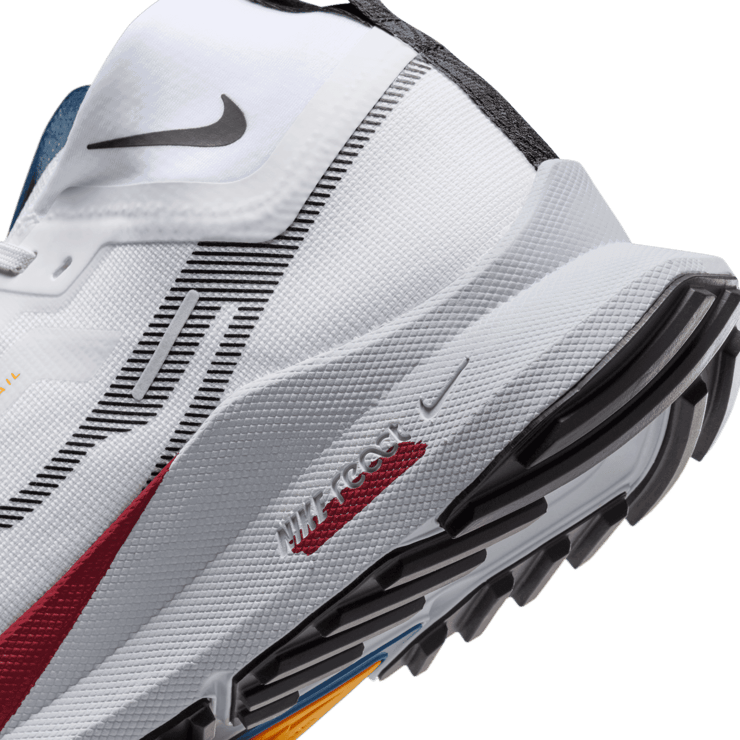 Nike Pegasus Trail 4 GORE-TEX Waterproof Trail Angle 5