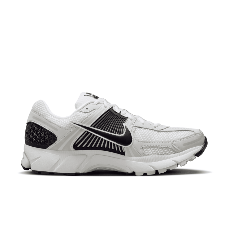 Nike Air Zoom Vomero 5 White Black Angle 1