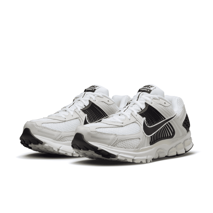 Nike Air Zoom Vomero 5 White Black Angle 3