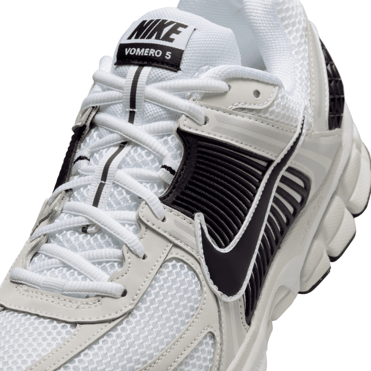 Nike Air Zoom Vomero 5 White Black Angle 5