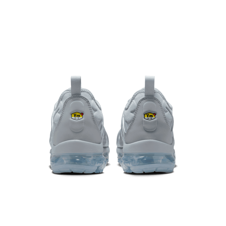 Nike Air VaporMax Plus 'Wolf Grey' 2018 Angle 3