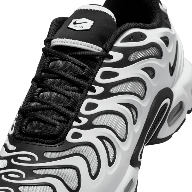 Nike Air Max Plus Drift Metallic Silver Angle 4