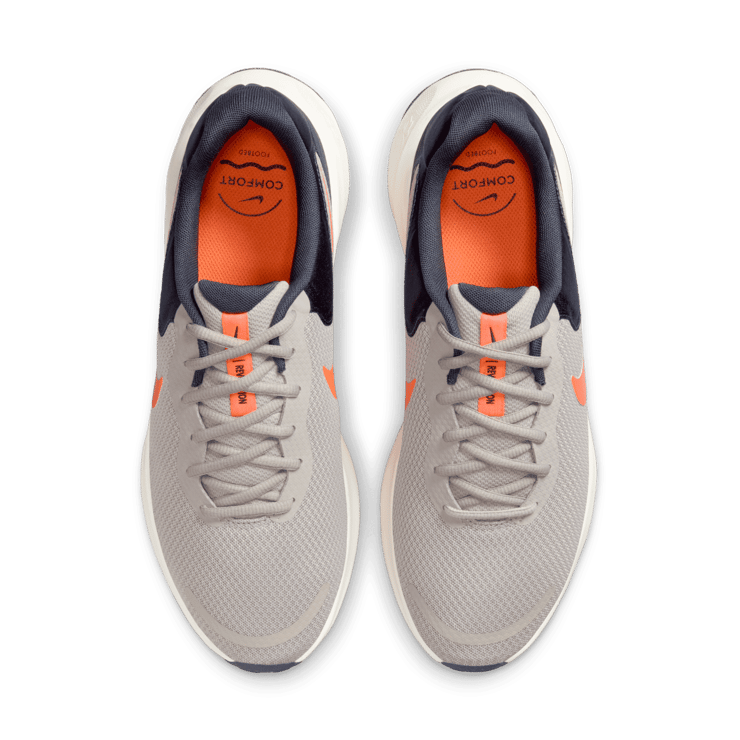 Nike Revolution 7 Road Angle 2