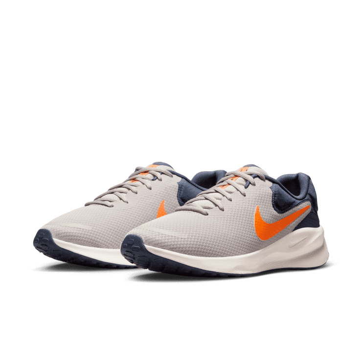 Nike Revolution 7 Road Angle 3