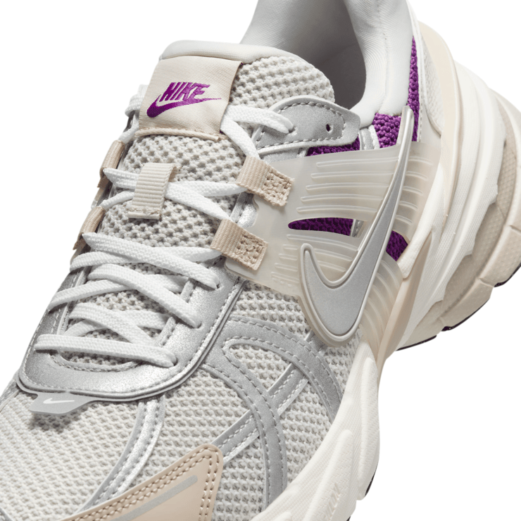 Nike V2K Run Premium Angle 6