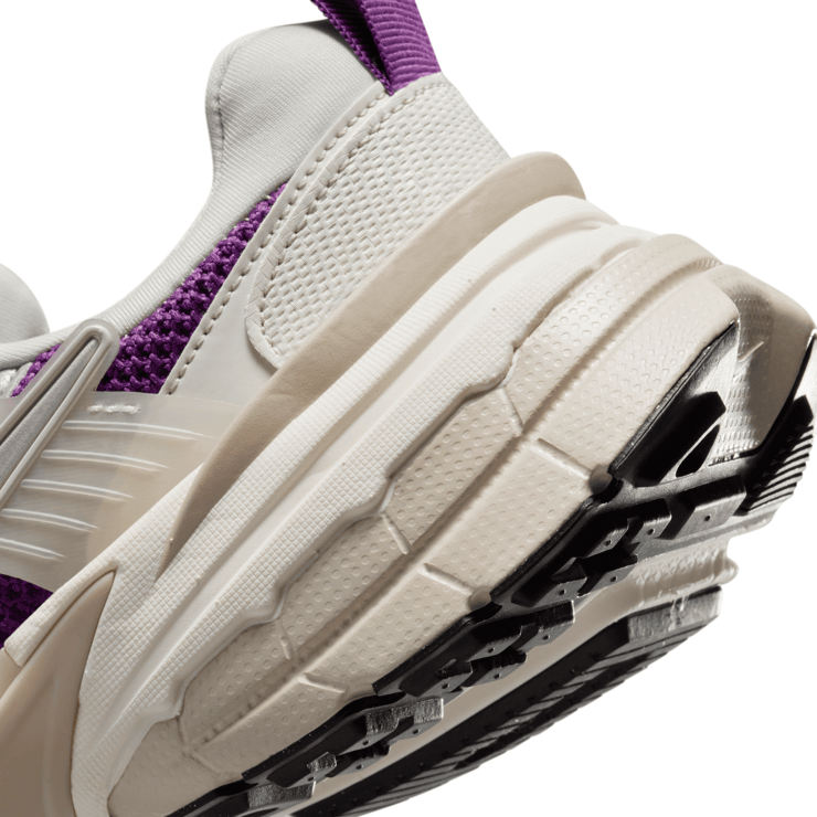 Nike V2K Run Premium Angle 7