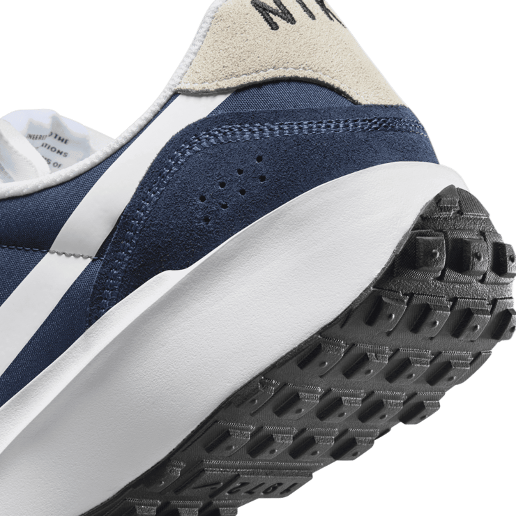 Nike Waffle Nav Angle 5