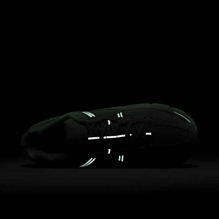 Nike Zoom Vomero 5 Vapor Green Angle 6