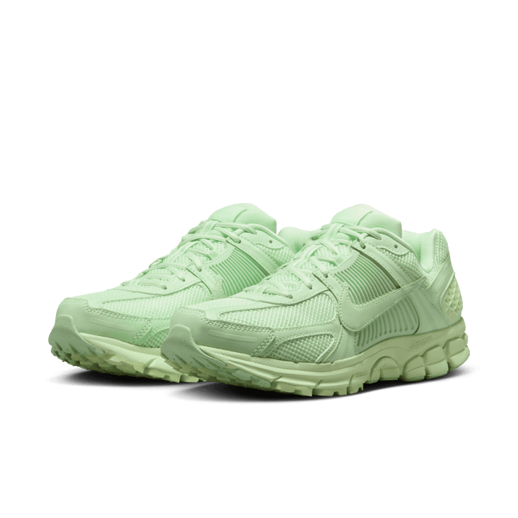 Nike Zoom Vomero 5 Vapor Green Angle 2