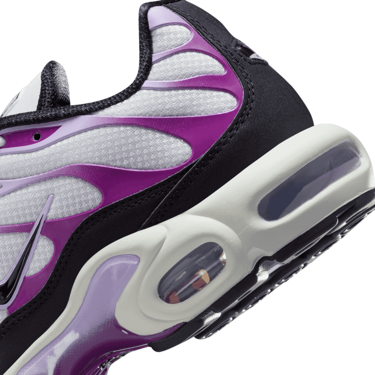 Nike Air Max Plus Lilac Bloom Angle 5