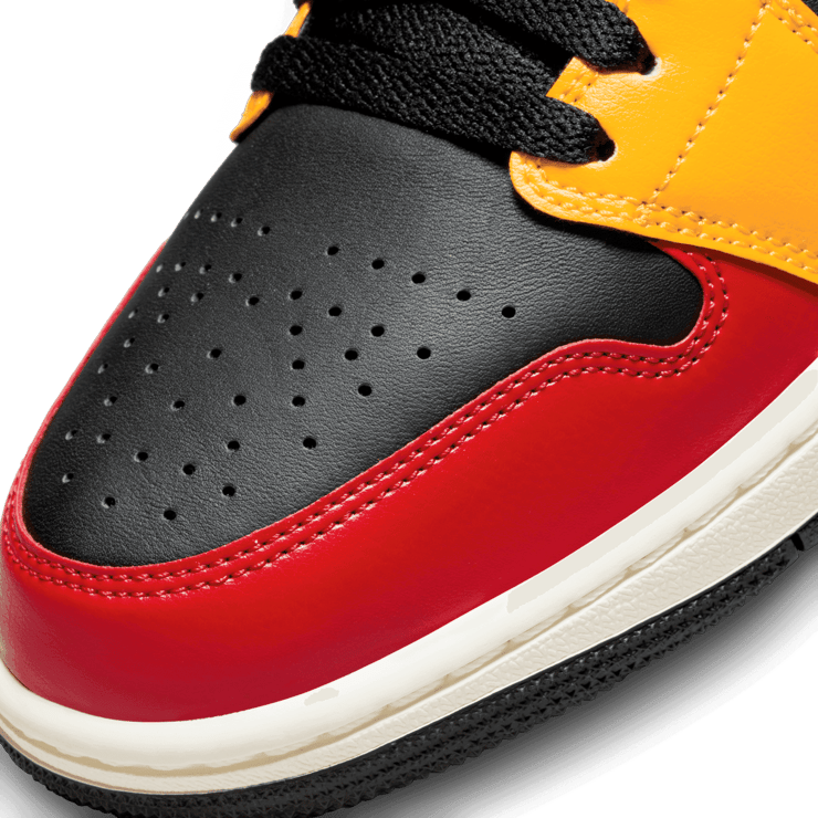 Jordan 1 Low SE Black Multi-Color (W) Angle 4