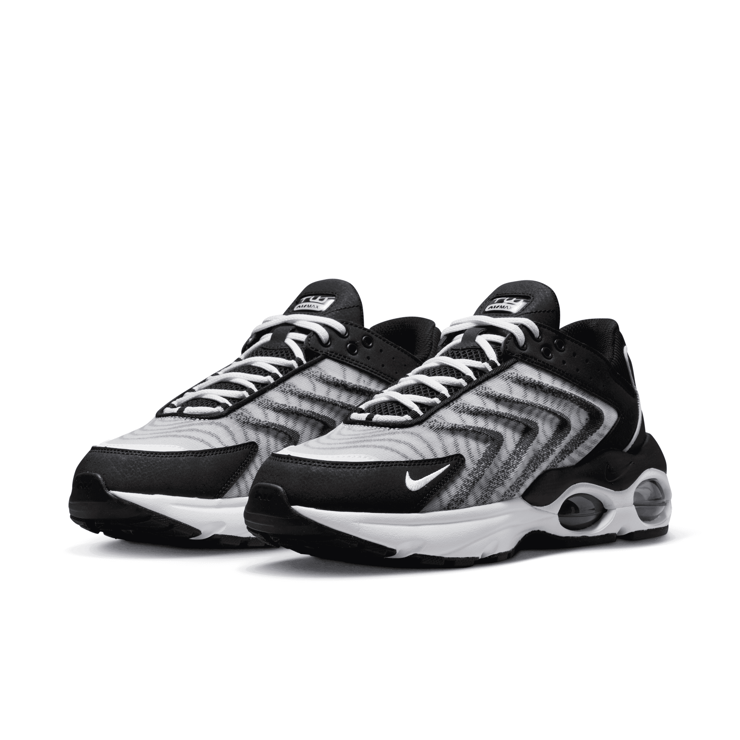 Nike Air Max TW Black White Angle 3