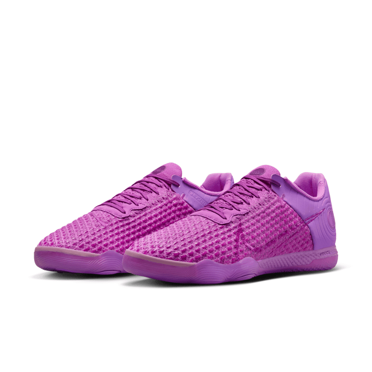 Nike React Gato Indoor/Court Low-Top Soccer Angle 3